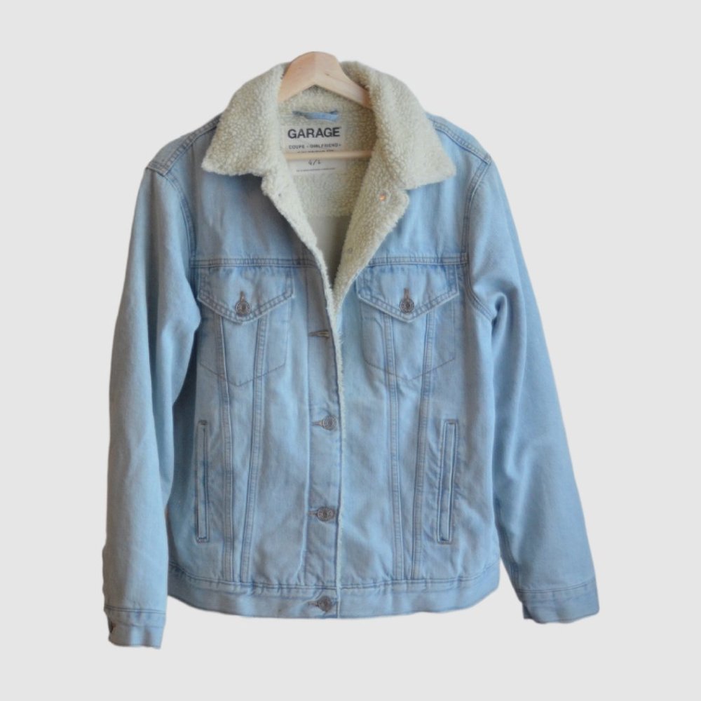 Garage Sherpa Lined Denim Jacket – Light Wash, Size L, Cozy & Stylish